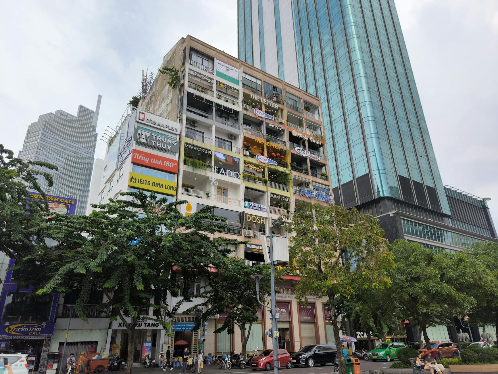 Minh họa thao tác xác minh tài khoản trên điện thoại